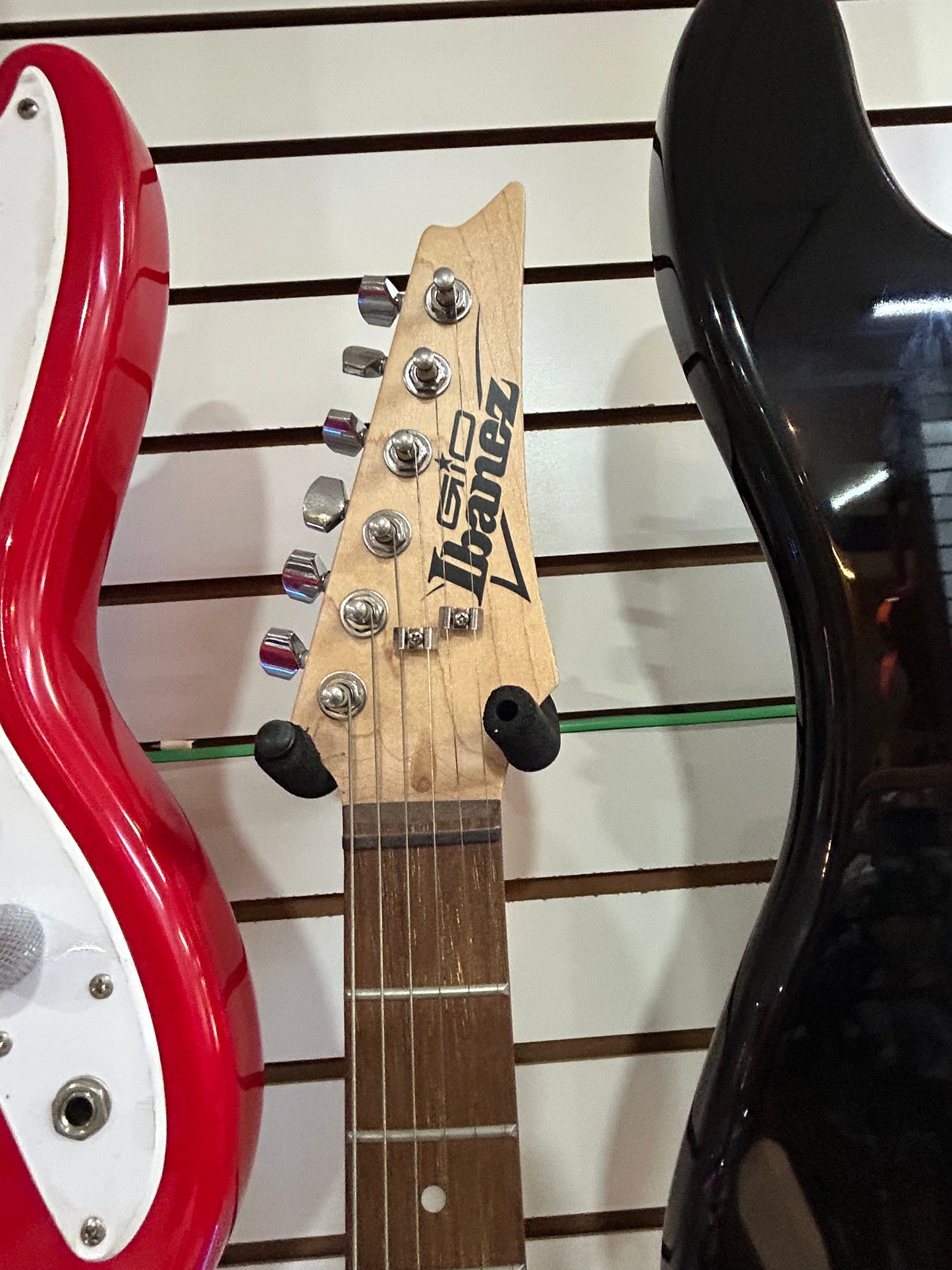 Guitarra Eléctrica Ibanez GRX40 Black Night – Producto en Remate