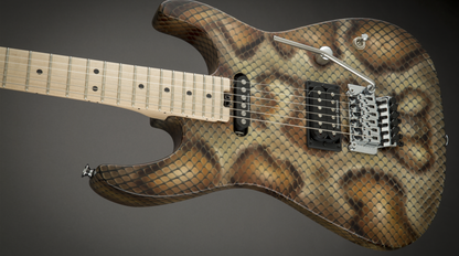 Guitarra Eléctrica Charvel Warren DeMartini Signature Pro-Mod Snake Piel de Serpiente