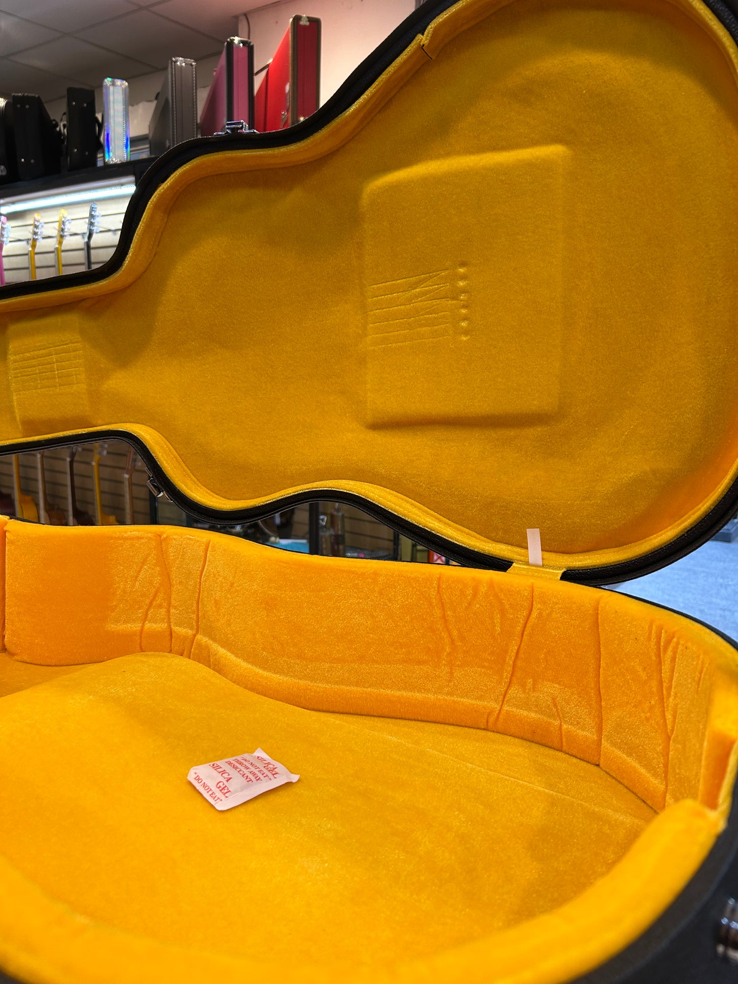 Estuche de Guitarra Texana Fender California - Producto en Remate