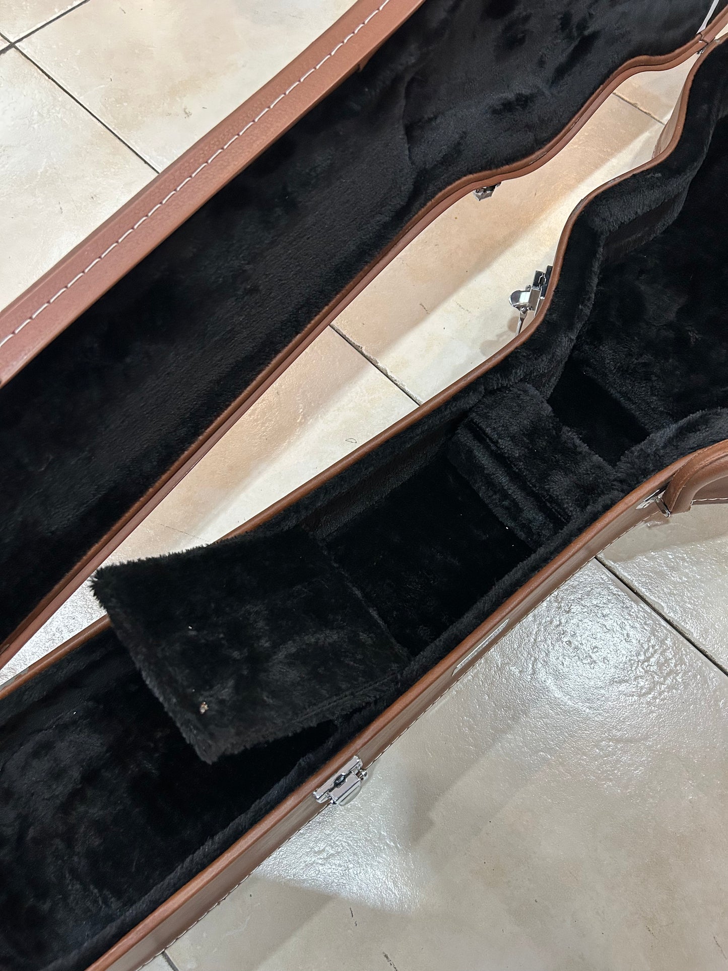 Estuche Buffalo Case para Guitarra Tipo Les Paul – Producto en Remate