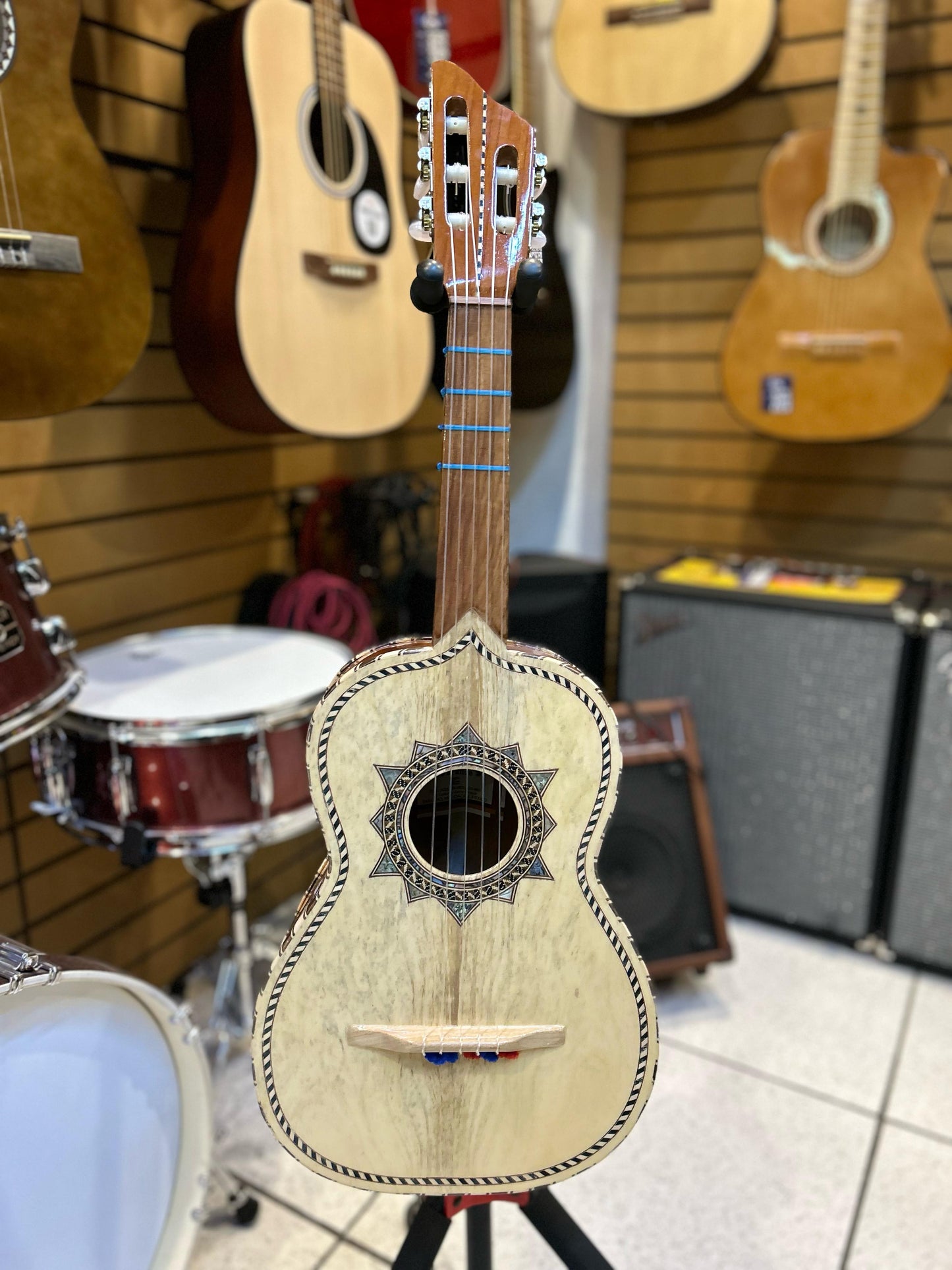 Vihuela de Cedro Cg